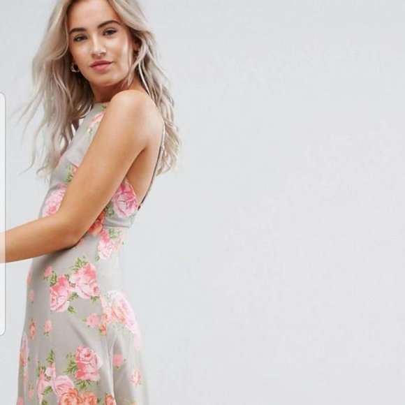 ASOS Open Back Maxi Dress in Pretty Floral - Picture 3 of 7